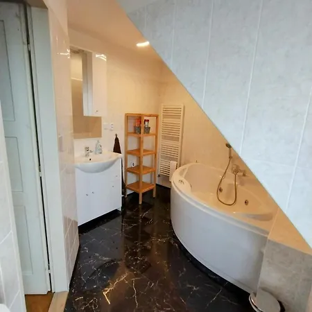 Duplex With Garden * Prag