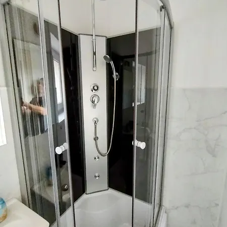 Lägenhet Duplex With Garden Prag