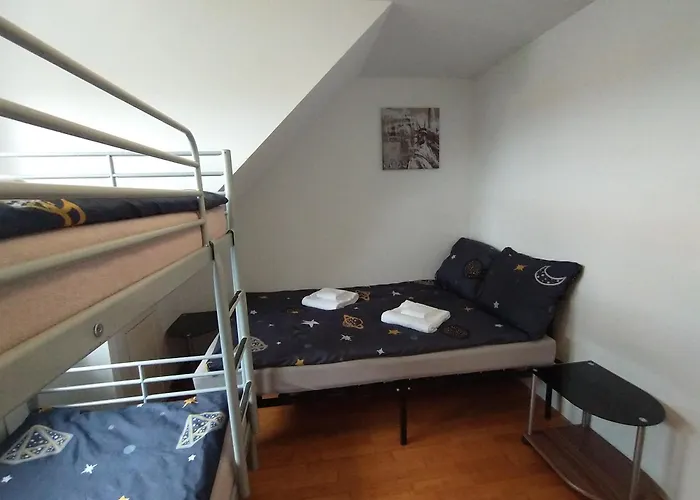 Duplex With Garden شقة