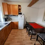 شقة Duplex With Garden *