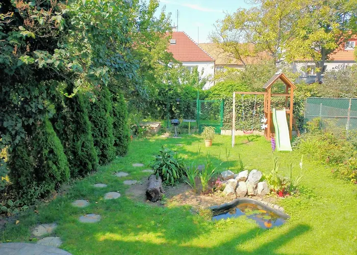 アパート Duplex With Garden